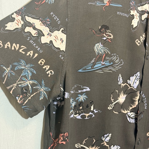 Quiksilver Black Graphic Hawaiian Beach Vacation Surf Shirt - Picture 3 of 9